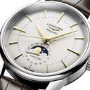 Longines Flagship Heritage Mondphasen-Automatikuhr mit silbernem Opalin-Zifferblatt und 38,5 mm braunem Lederarmband. 